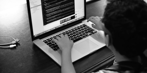 Delitos Informáticos Carcaixent · Pornografía en la Red / Redes Sociales / Internet